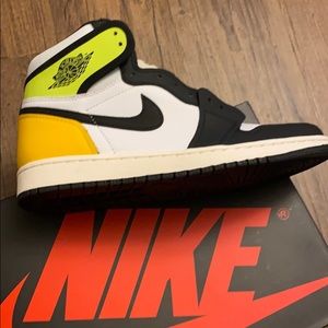 Air Jordan 1 Retro OG “VOLT”